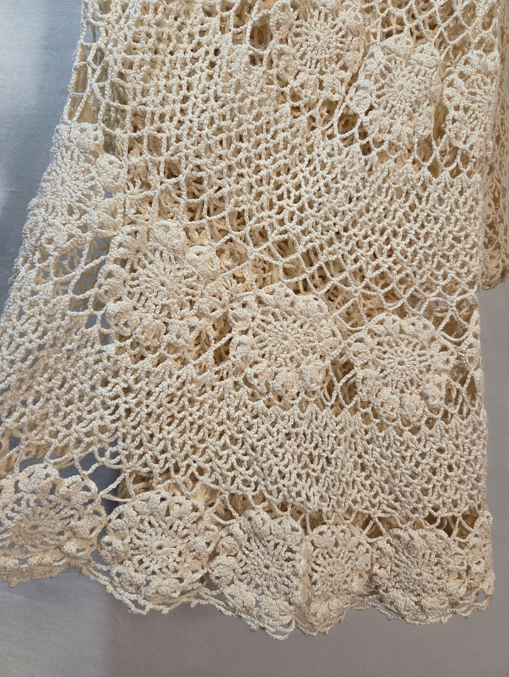 Large Oval Ivory Crochet Tablecloth Handmade Vintage Bohemian Cottagecore - Picture 3 of 6